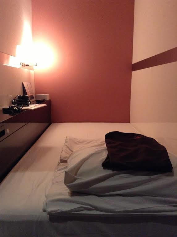 First Cabin Akihabara Showa-Dori Токіо Екстер'єр фото