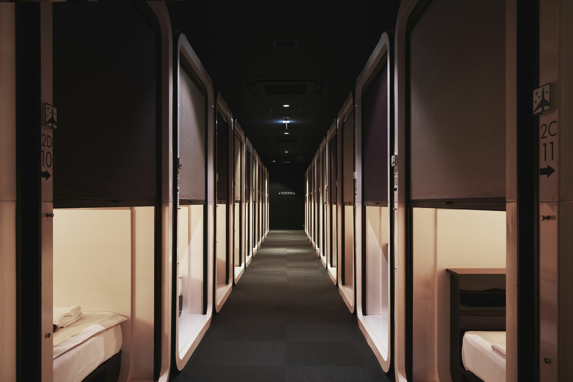 First Cabin Akihabara Showa-Dori Токіо Екстер'єр фото